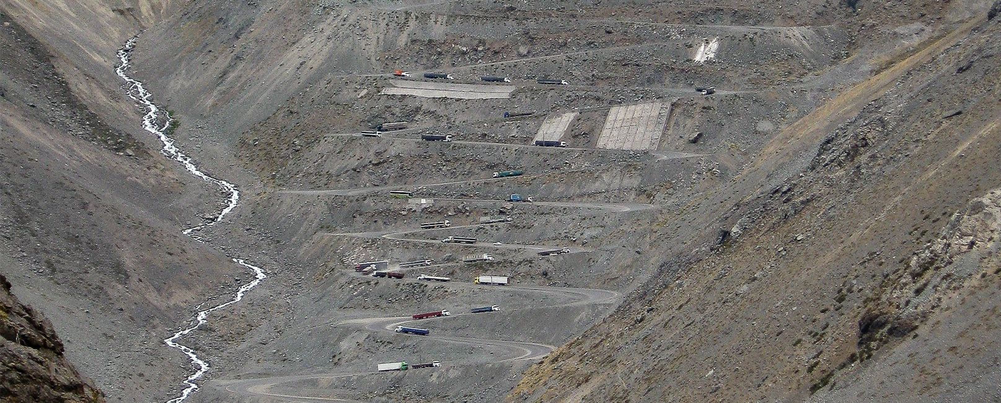 Foto der Baustelle der Transandino Eisenbahnlinie