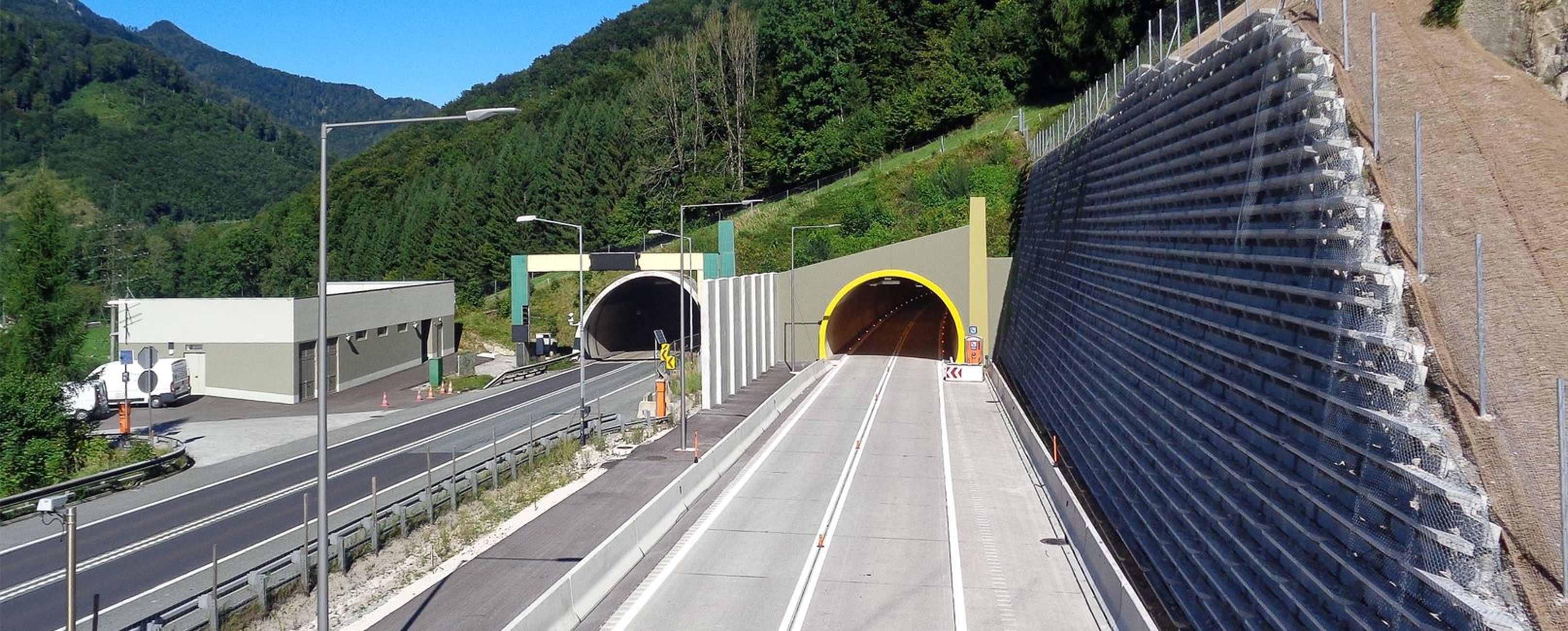 Einfahrtsröhren in die Tunnelkette Klaus